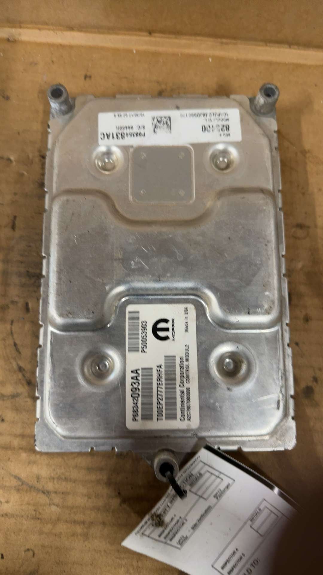 Engine Control Module (ECM/PCM) from a 2018 Jeep Cherokee, photo 2