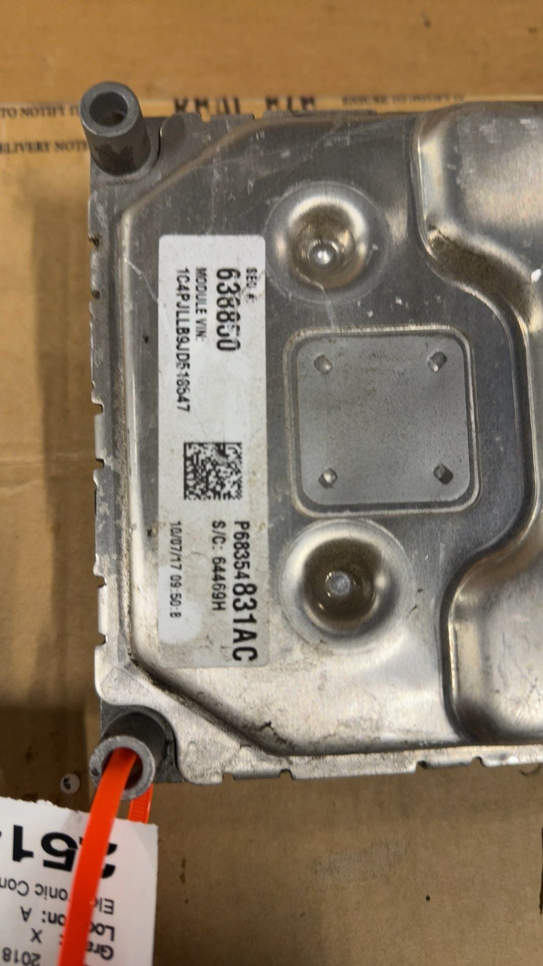 Engine Control Module (ECM/PCM) from a 2018 Jeep Cherokee, photo 2