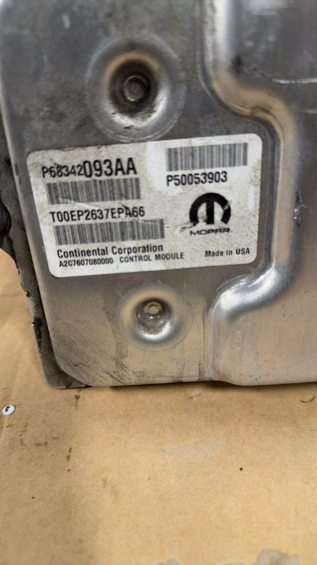 Engine Control Module (ECM/PCM) from a 2018 Jeep Cherokee, photo 3
