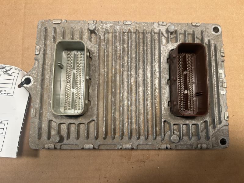 Engine Control Module (ECM/PCM) from a 2014 Jeep Compass, photo 2