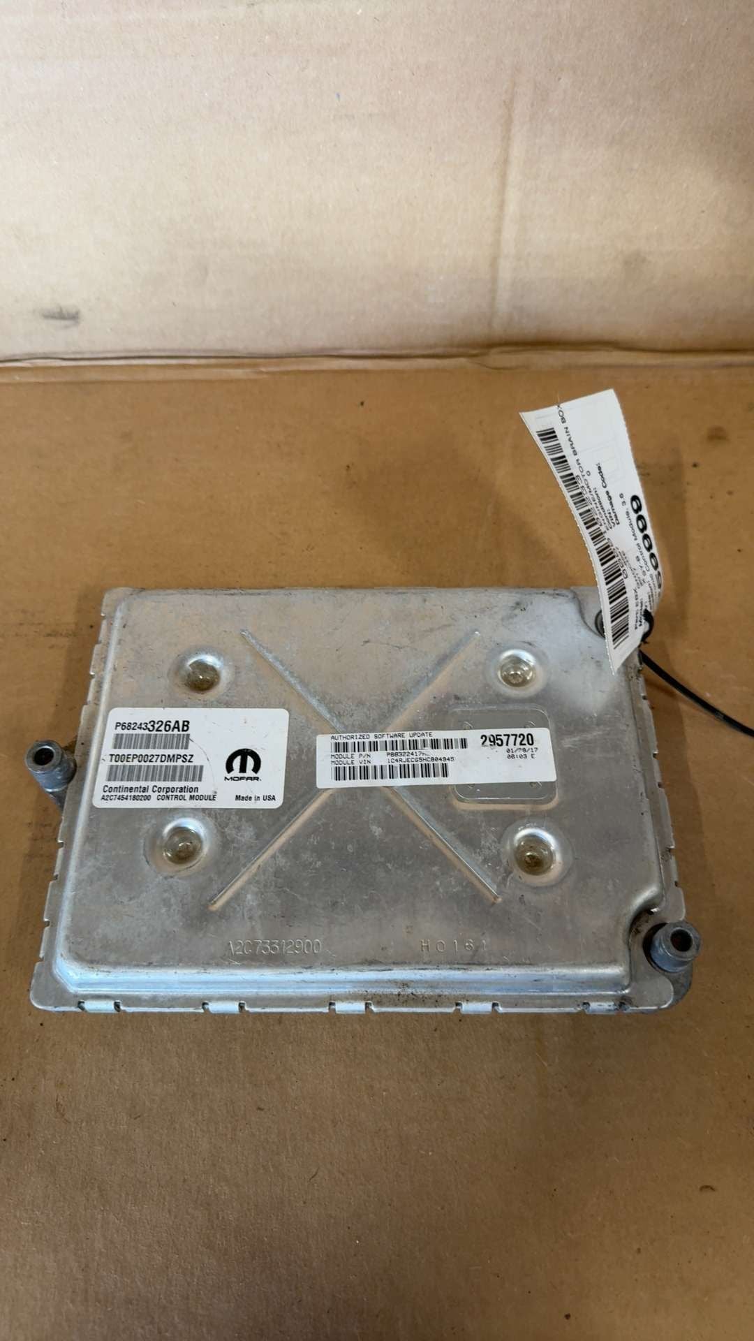 Engine Control Module (ECM/PCM) from a 2017 Jeep Grand Cherokee, photo 1