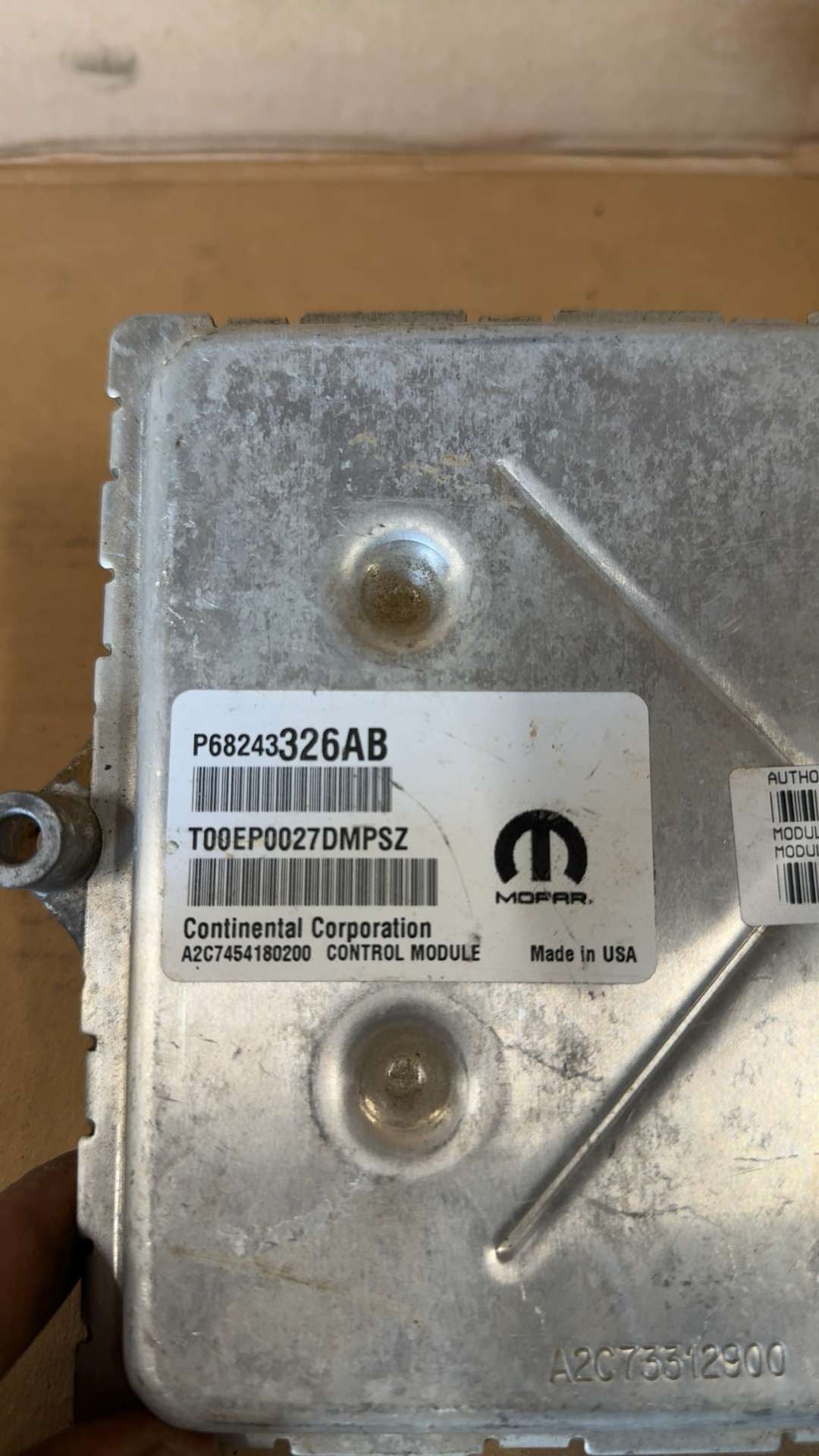 Engine Control Module (ECM/PCM) from a 2017 Jeep Grand Cherokee, photo 2