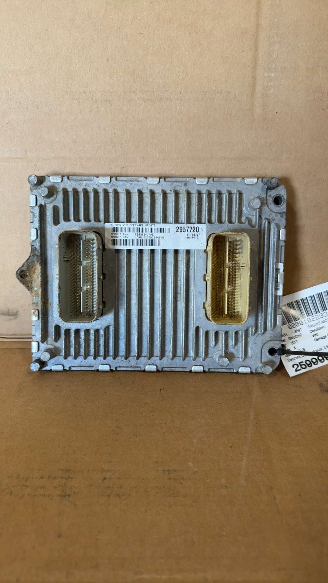 Engine Control Module (ECM/PCM) from a 2017 Jeep Grand Cherokee, photo 4
