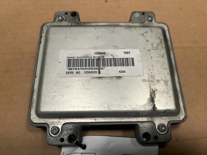 Engine Control Module (ECM/PCM) from a 2005 Chevrolet Malibu, photo 2