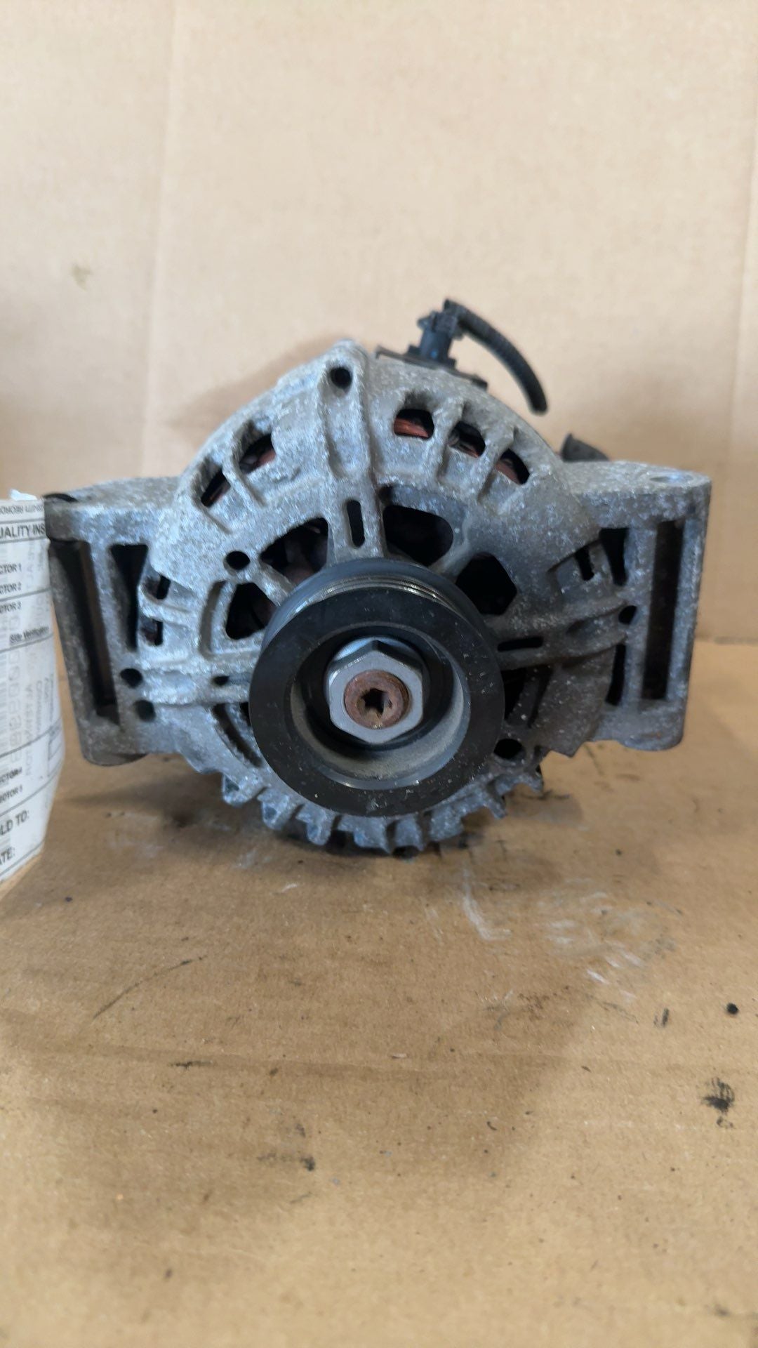 Alternator from a 2011 Chevrolet Equinox, photo 1
