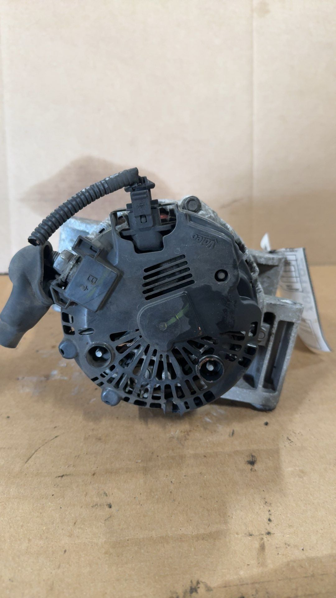 Alternator from a 2011 Chevrolet Equinox, photo 3