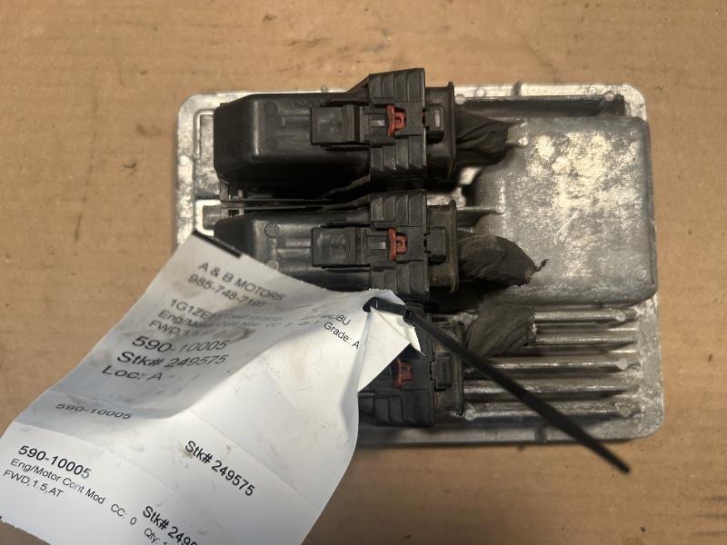 Engine Control Module (ECM/PCM) from a 2017 Chevrolet Malibu, photo 2