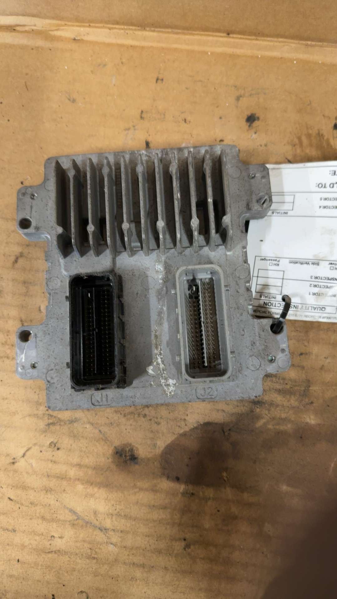 Engine Control Module (ECM/PCM) from a 2007 Chevrolet Malibu, photo 2