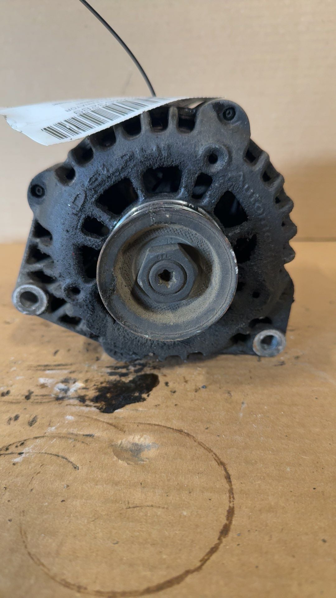 Alternator from a 2003 GMC Sonoma, photo 1