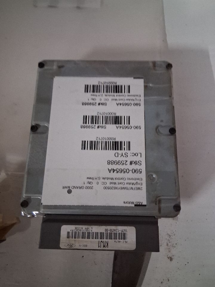 Engine Control Module (ECM/PCM) from a 2000 Mercury Grand Marquis, photo 1