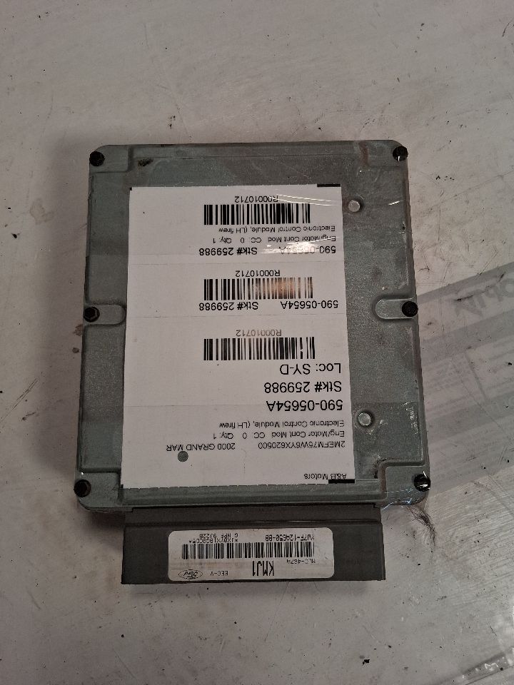 Engine Control Module (ECM/PCM) from a 2000 Mercury Grand Marquis, photo 2