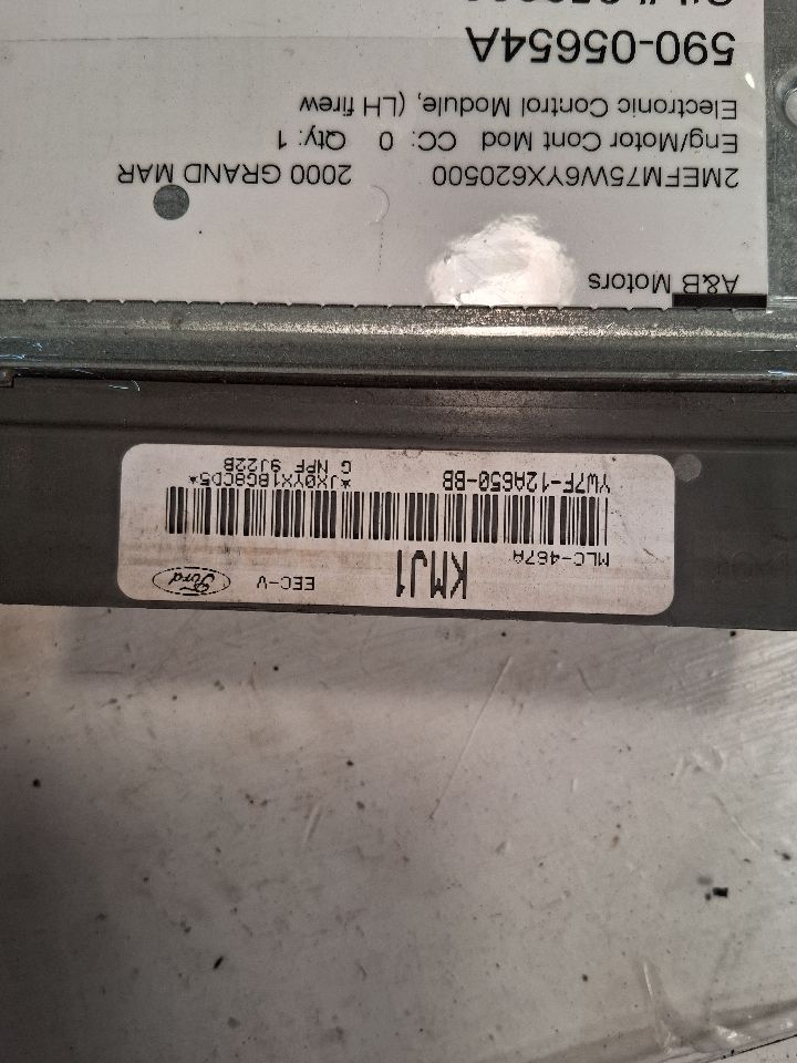 Engine Control Module (ECM/PCM) from a 2000 Mercury Grand Marquis, photo 3