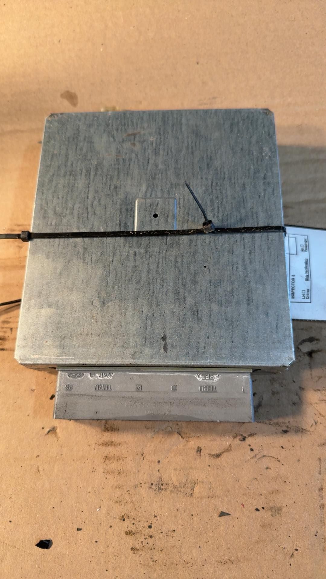 Engine Control Module (ECM/PCM) from a 1999 Mercury Mountaineer, photo 2