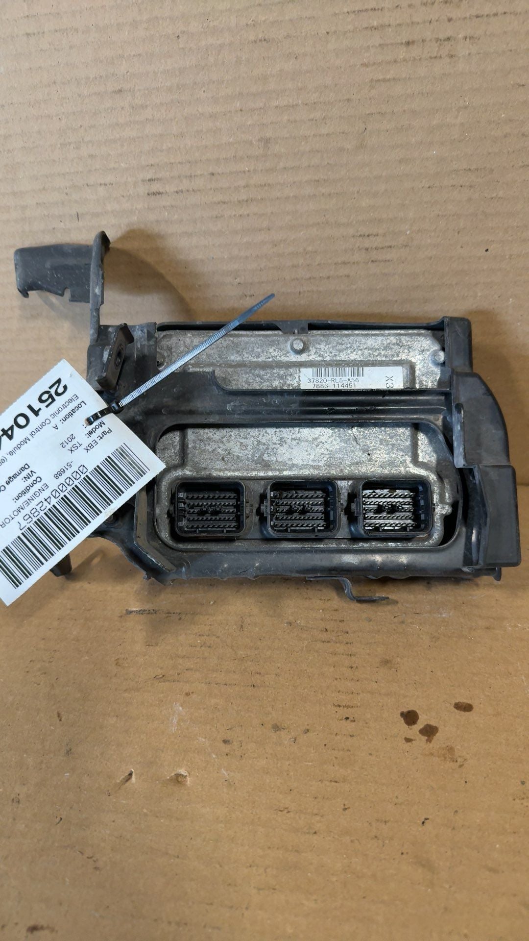 Engine Control Module (ECM/PCM) from a 2012 Acura TSX, photo 1