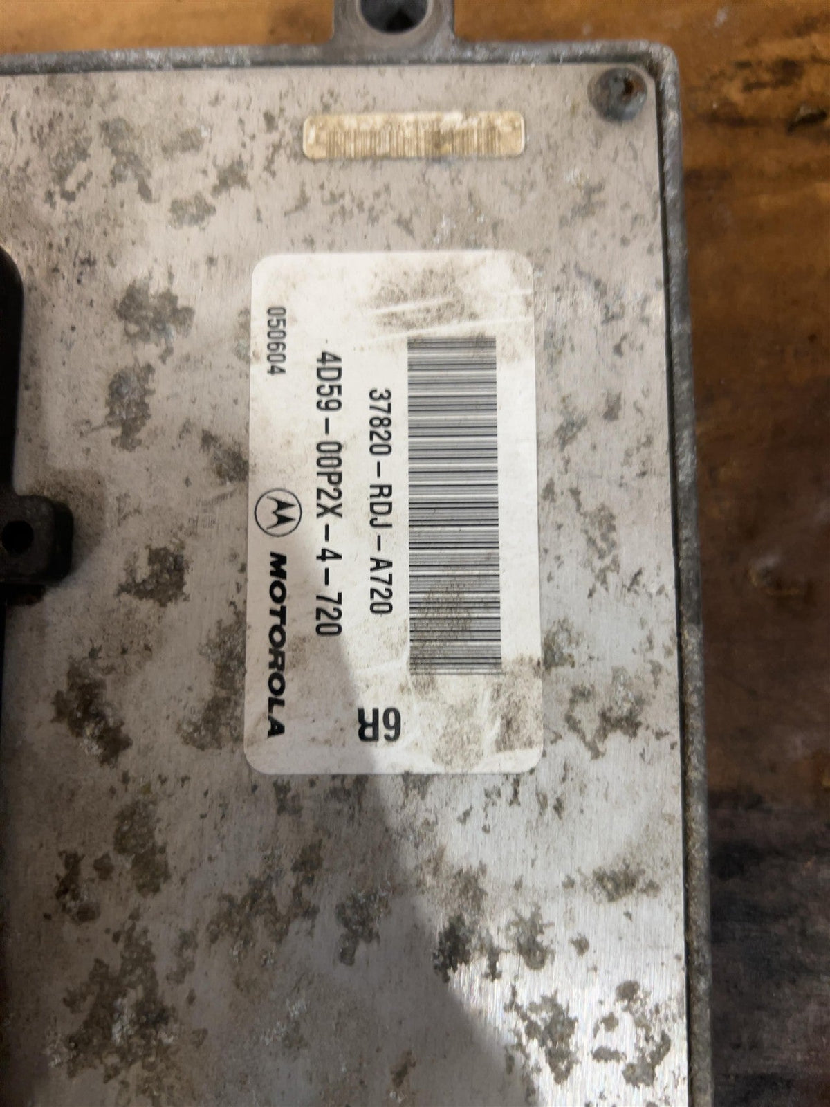 Engine Control Module (ECM/PCM) from a 2004 Acura MDX, photo 2