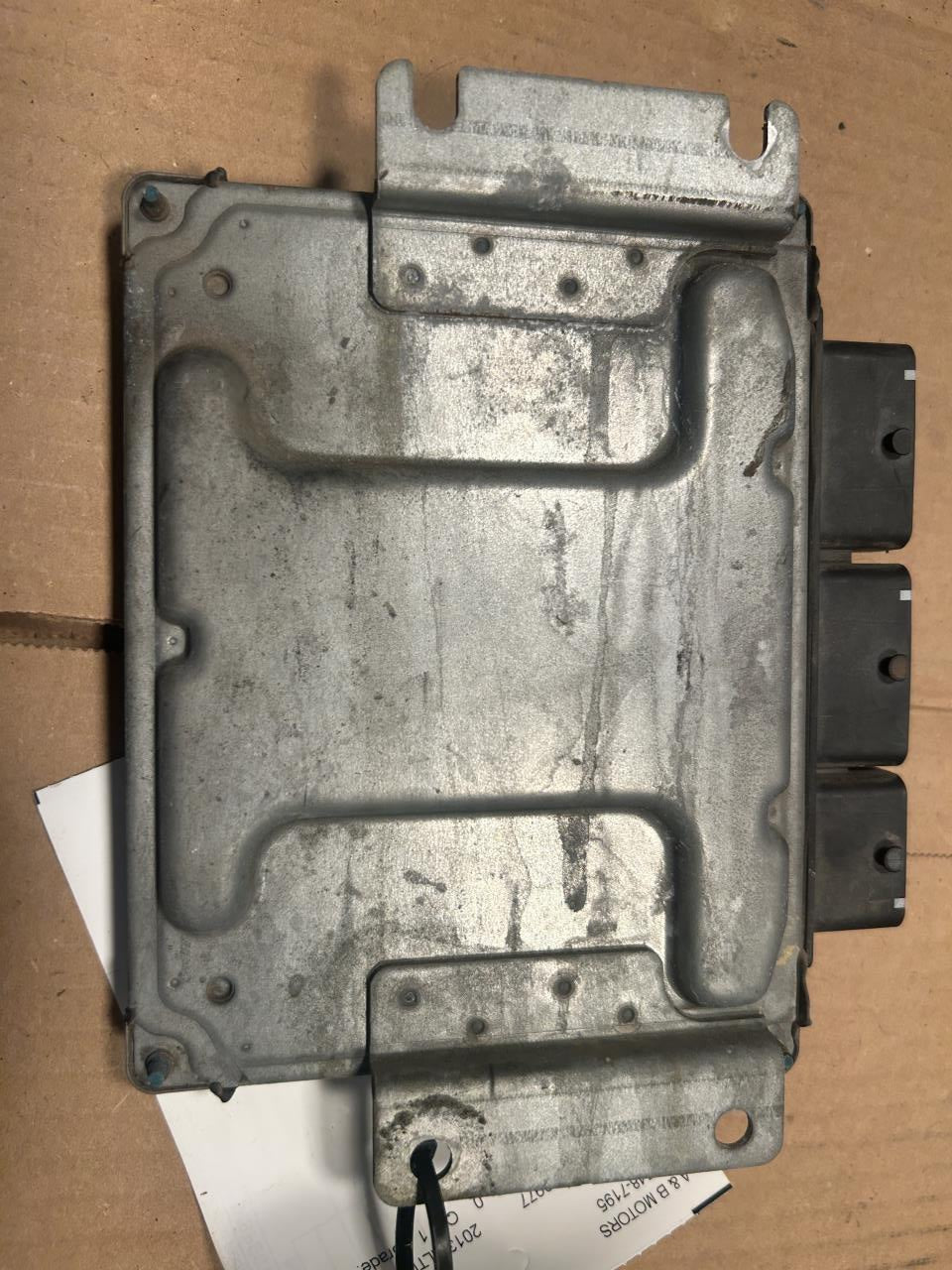 Engine Control Module (ECM/PCM) from a 2013 Nissan Altima, photo 2