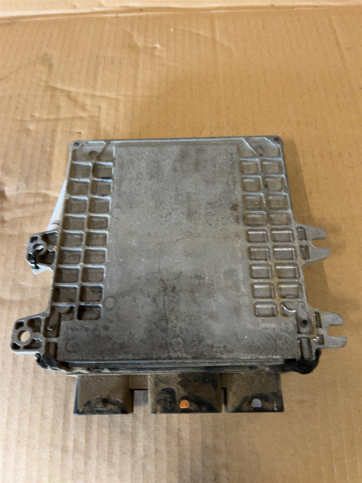 Engine Control Module (ECM/PCM) from a 2010 Nissan Altima, photo 2