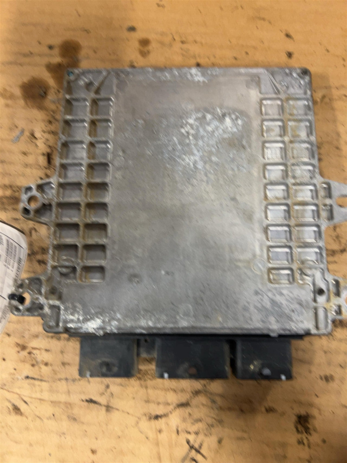 Engine Control Module (ECM/PCM) from a 2010 Nissan Altima, photo 2