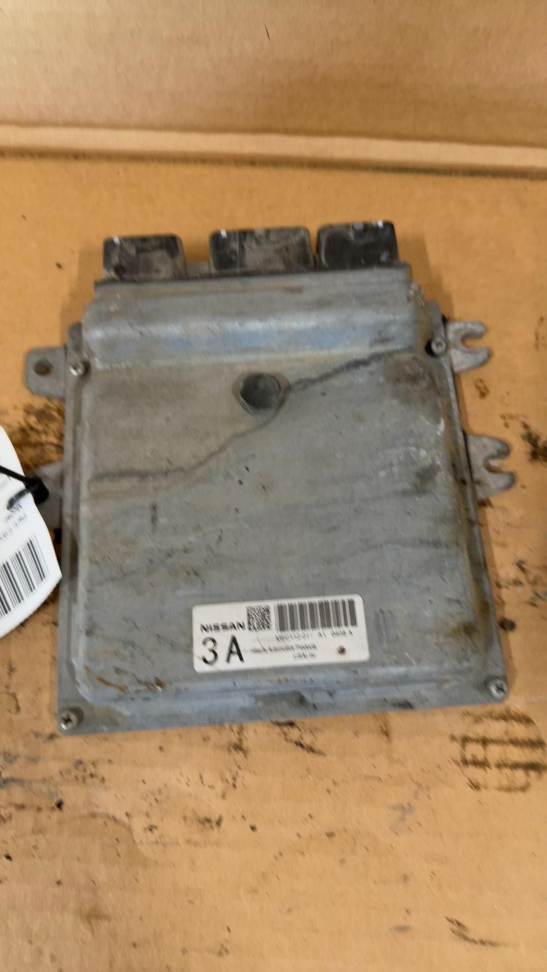 Engine Control Module (ECM/PCM) from a 2010 Nissan Altima, photo 1