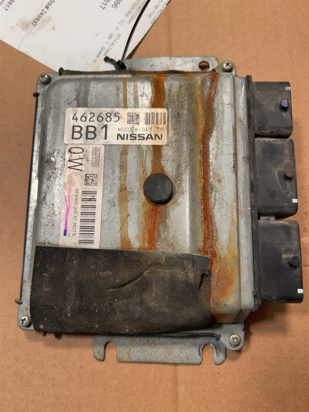 Engine Control Module (ECM/PCM) from a 2014 Nissan Altima, photo 1