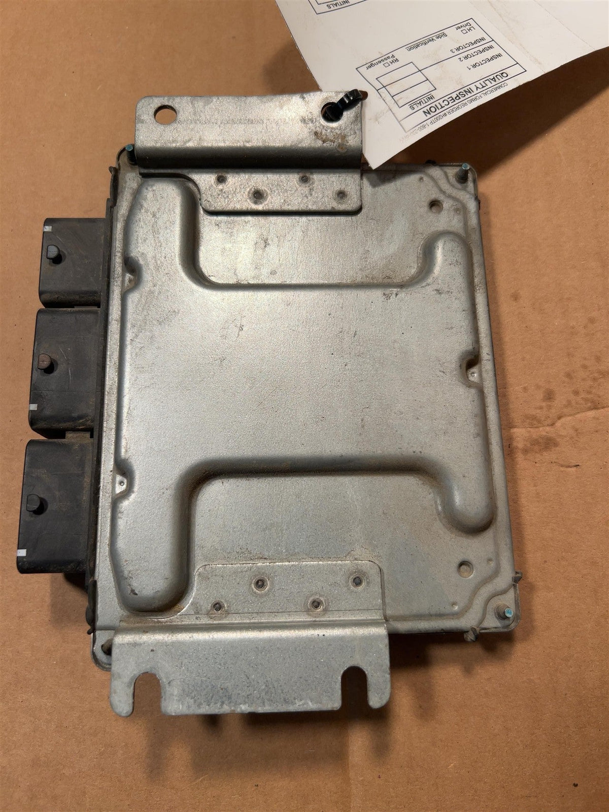 Engine Control Module (ECM/PCM) from a 2014 Nissan Altima, photo 2