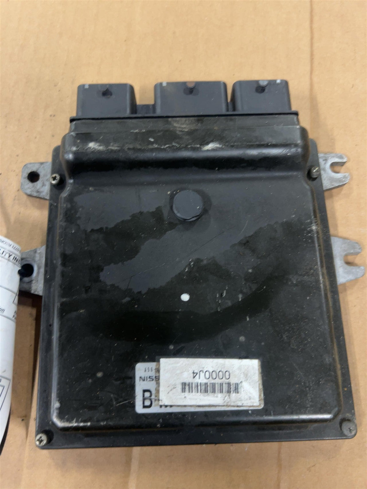 Engine Control Module (ECM/PCM) from a 2007 Nissan, photo 2