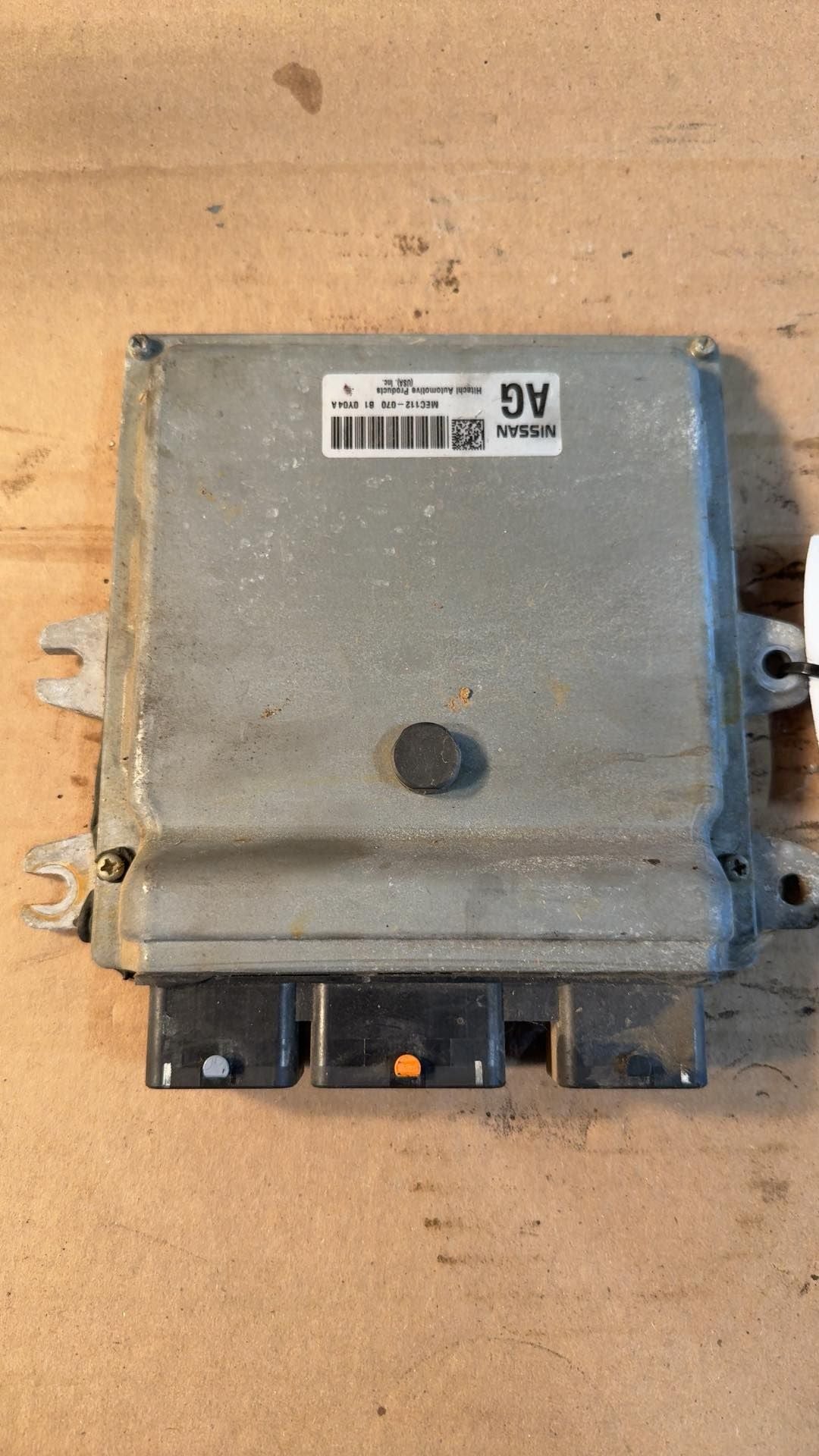 Engine Control Module (ECM/PCM) from a 2011 Nissan Altima, photo 1