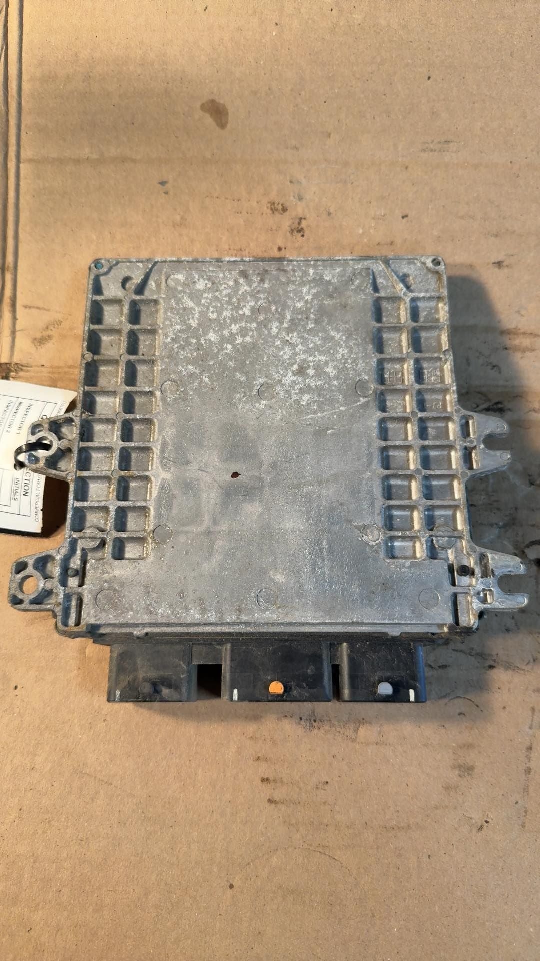 Engine Control Module (ECM/PCM) from a 2011 Nissan Altima, photo 2