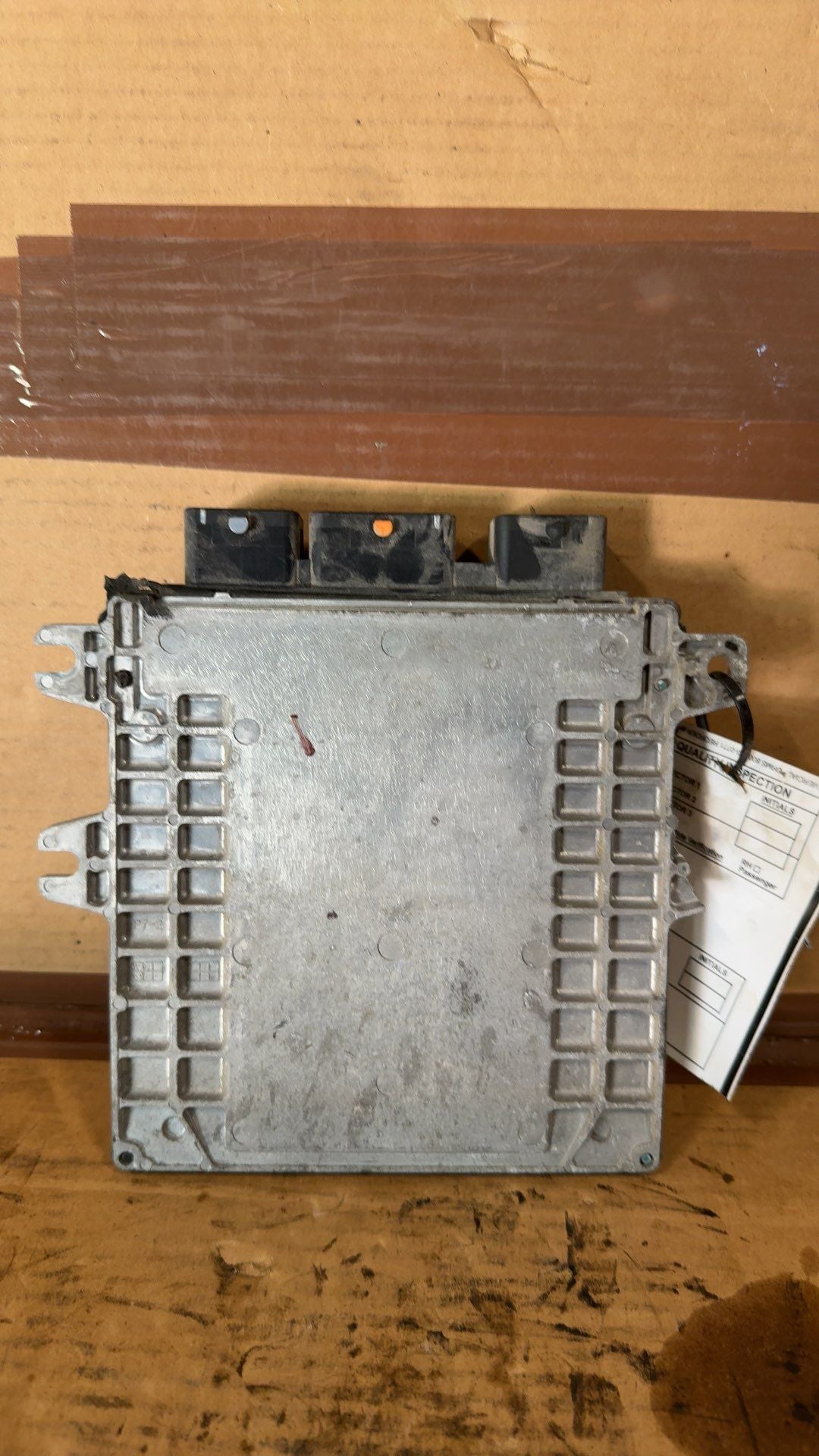 Engine Control Module (ECM/PCM) from a 2011 Nissan Altima, photo 2