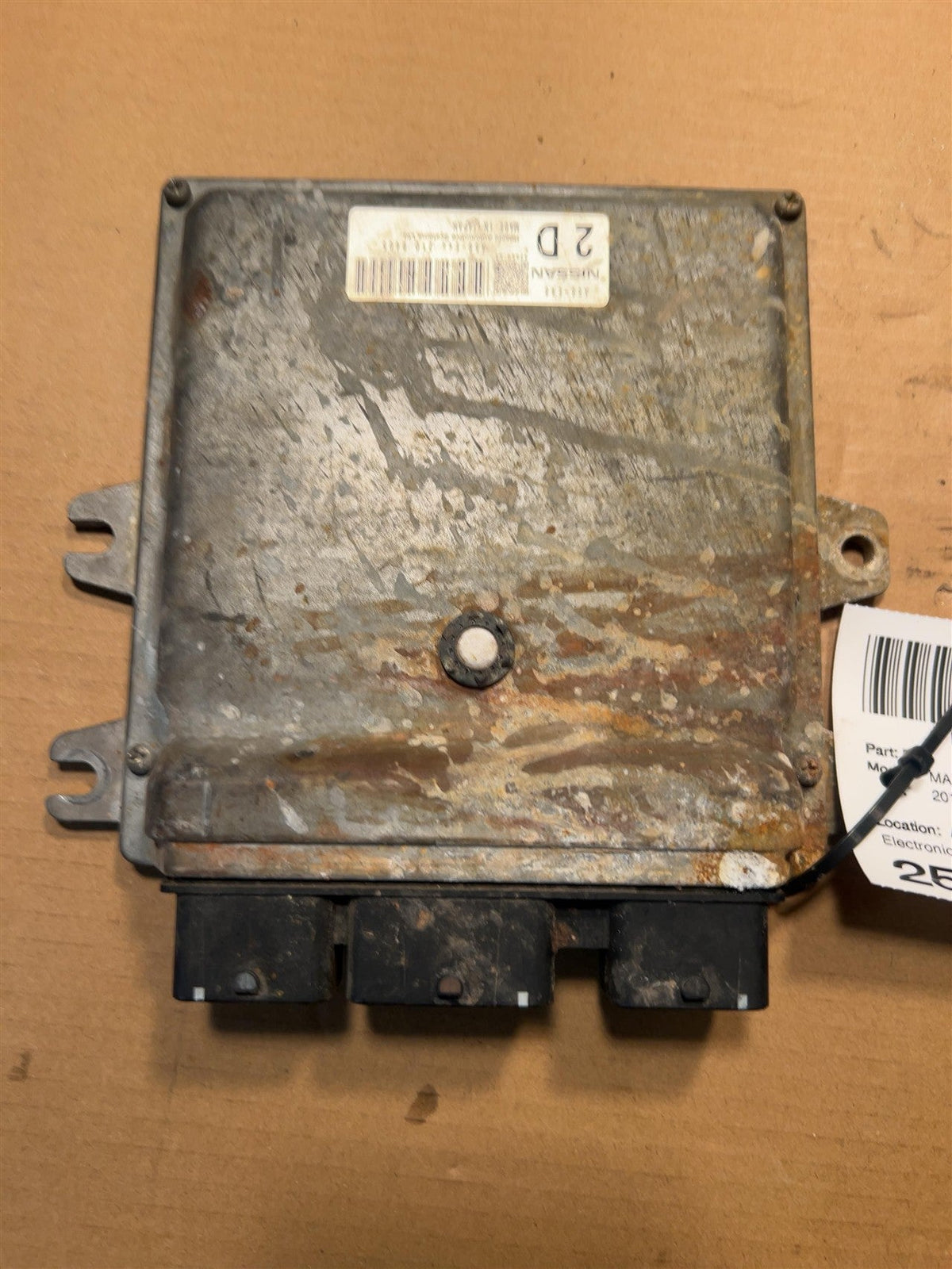 Engine Control Module (ECM/PCM) from a 2010 Nissan Maxima, photo 1