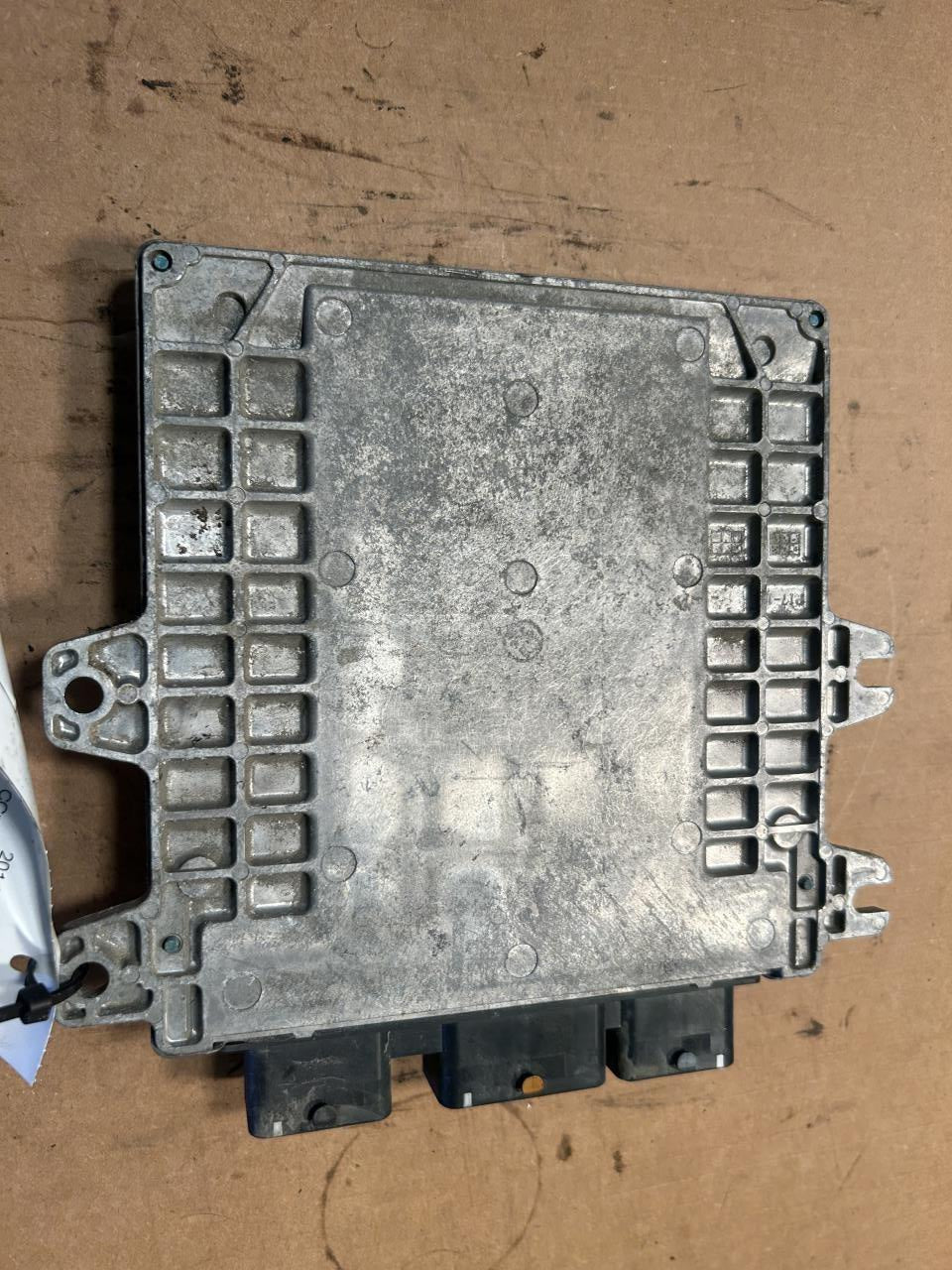 Engine Control Module (ECM/PCM) from a 2014 Nissan Maxima, photo 2