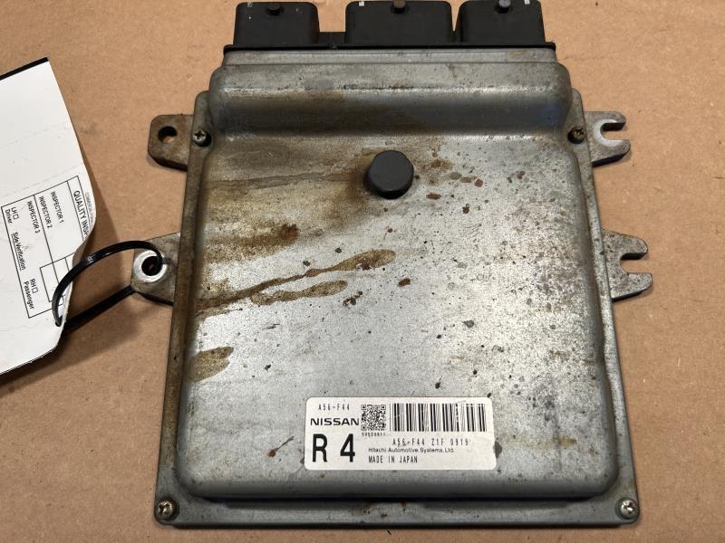 Engine Control Module (ECM/PCM) from a 2011 Nissan Maxima, photo 2