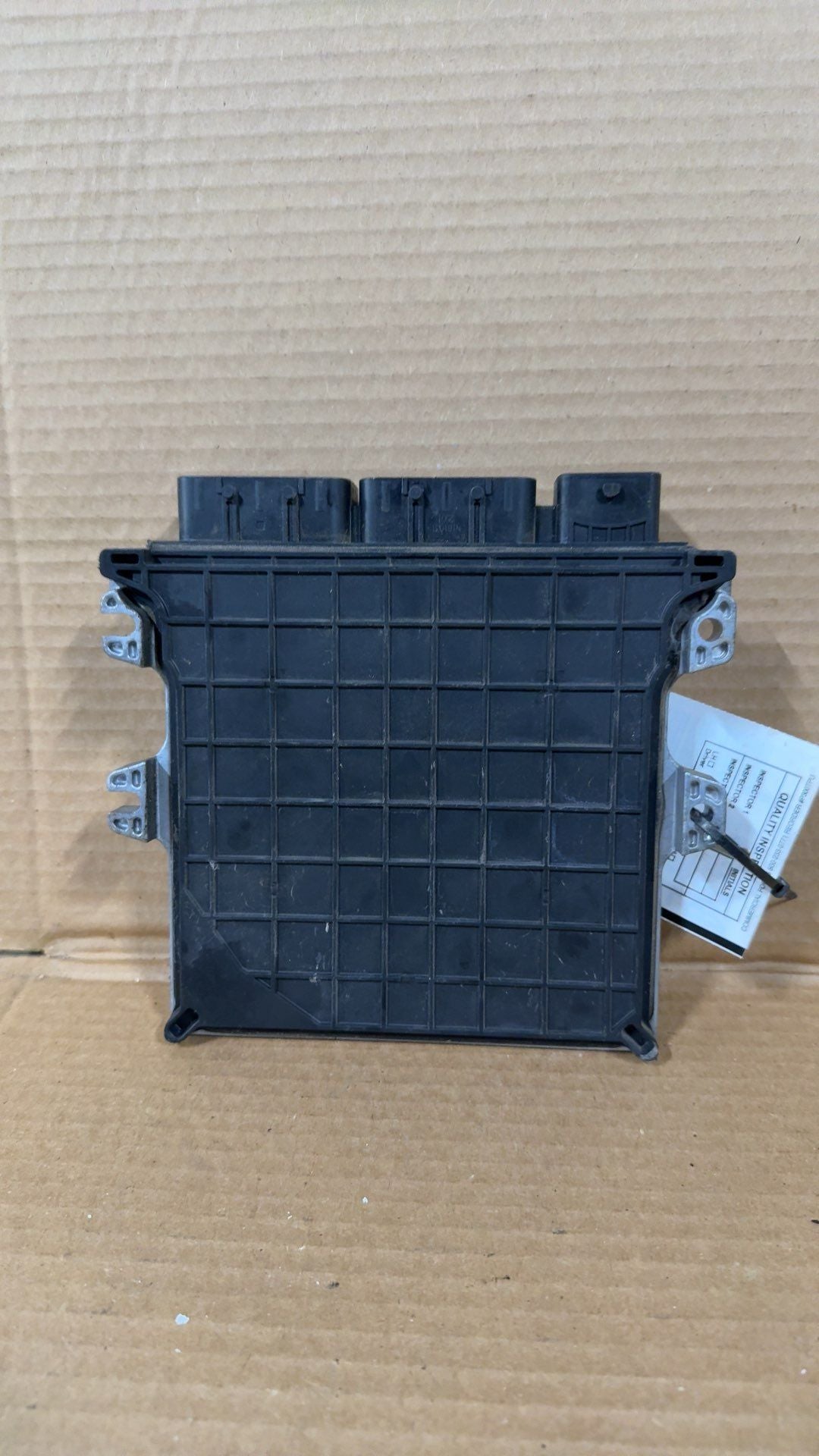 Engine Control Module (ECM/PCM) from a 2019 Nissan Pathfinder, photo 2