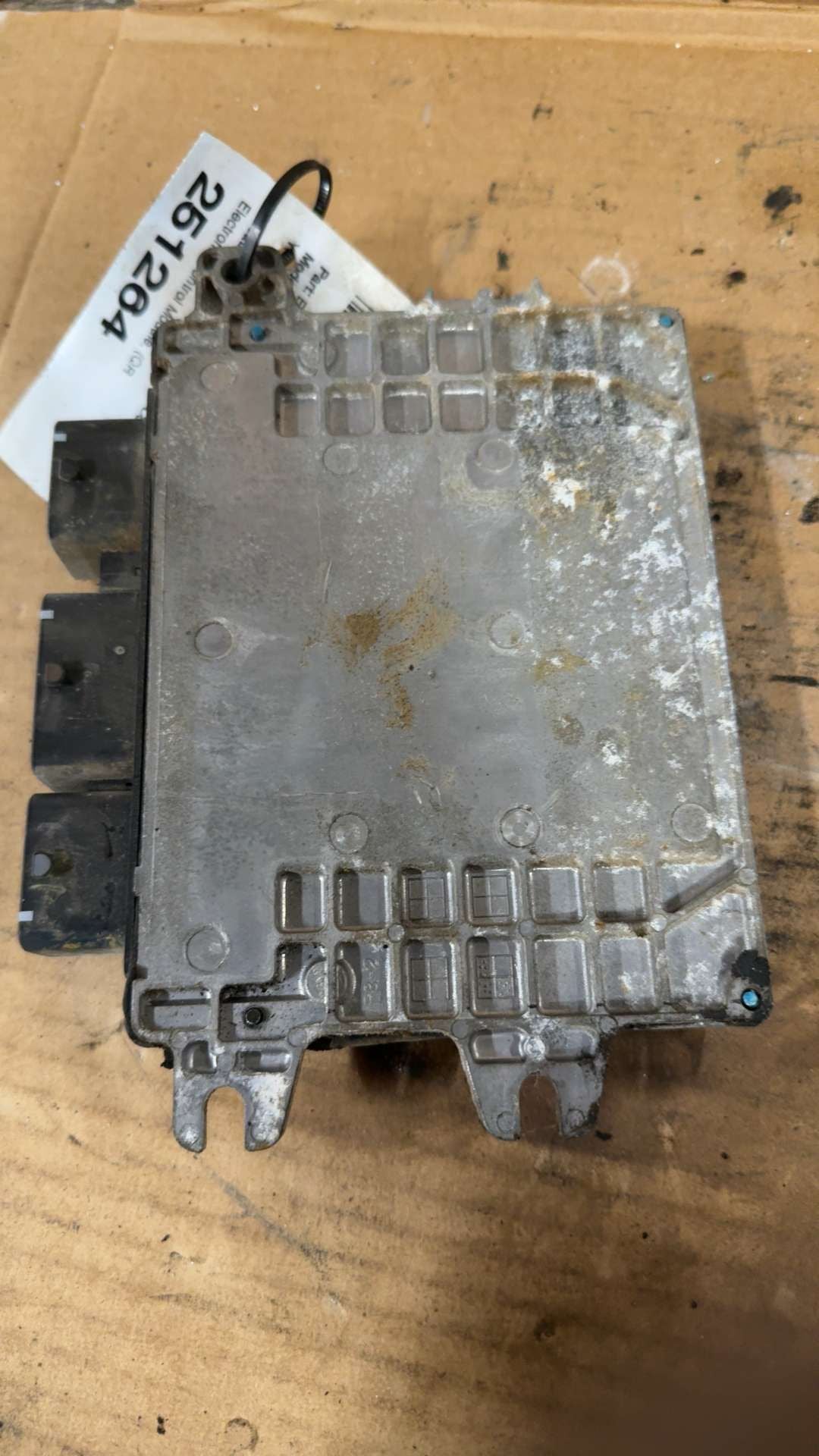 Engine Control Module (ECM/PCM) from a 2008 Nissan Rogue, photo 2