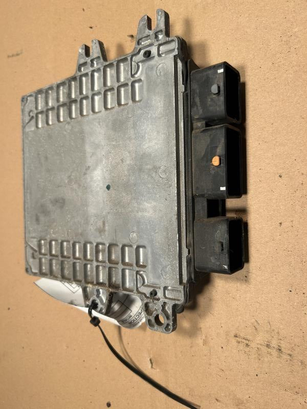 Engine Control Module (ECM/PCM) from a 2013 Nissan Rogue, photo 2