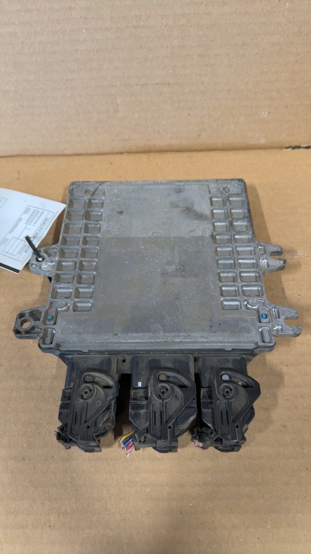 Engine Control Module (ECM/PCM) from a 2011 Nissan Rogue, photo 2