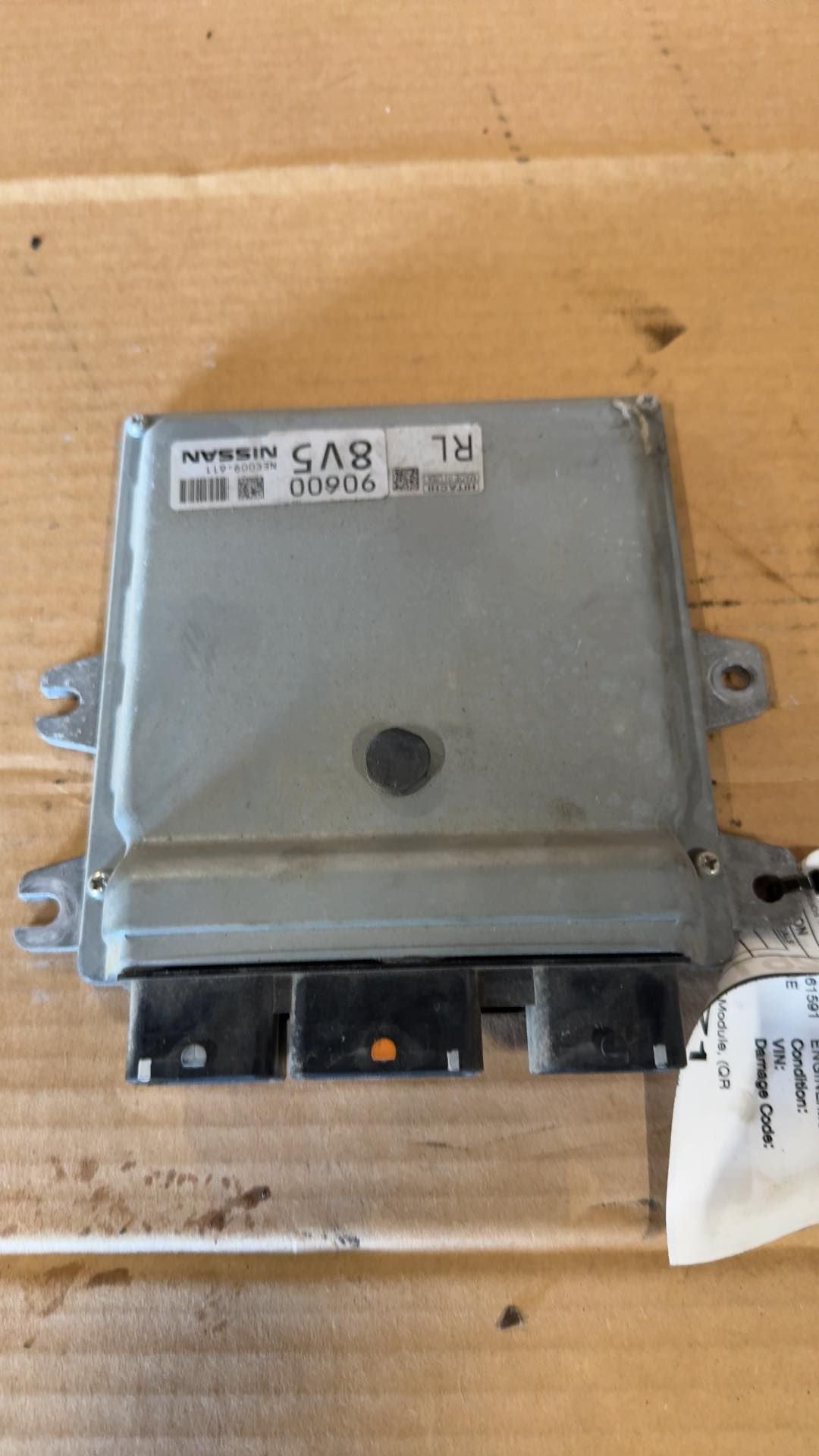 Engine Control Module (ECM/PCM) from a 2015 Nissan Rogue, photo 1
