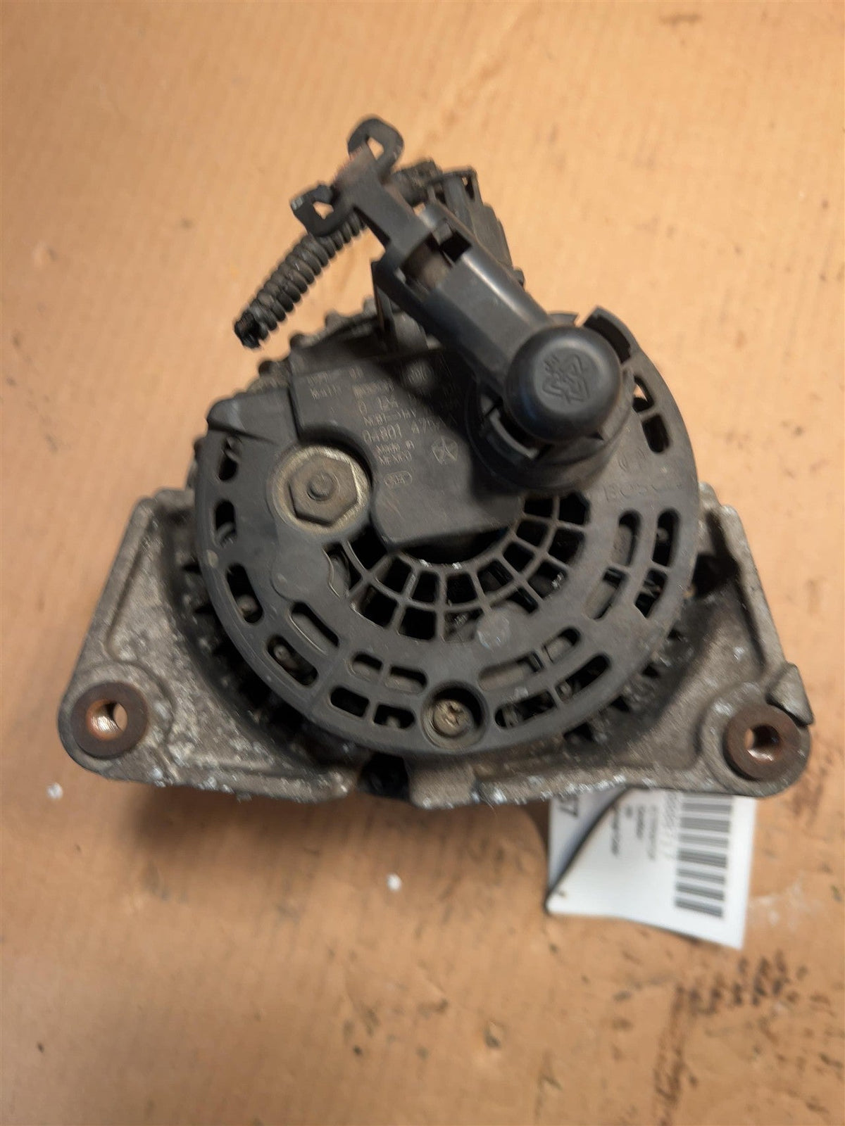 Alternator from a 2006 Dodge Ram 2500, photo 2