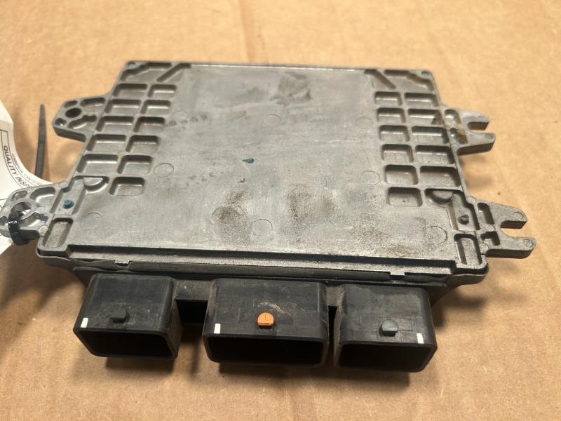 Engine Control Module (ECM/PCM) from a 2013 Nissan Versa, photo 2