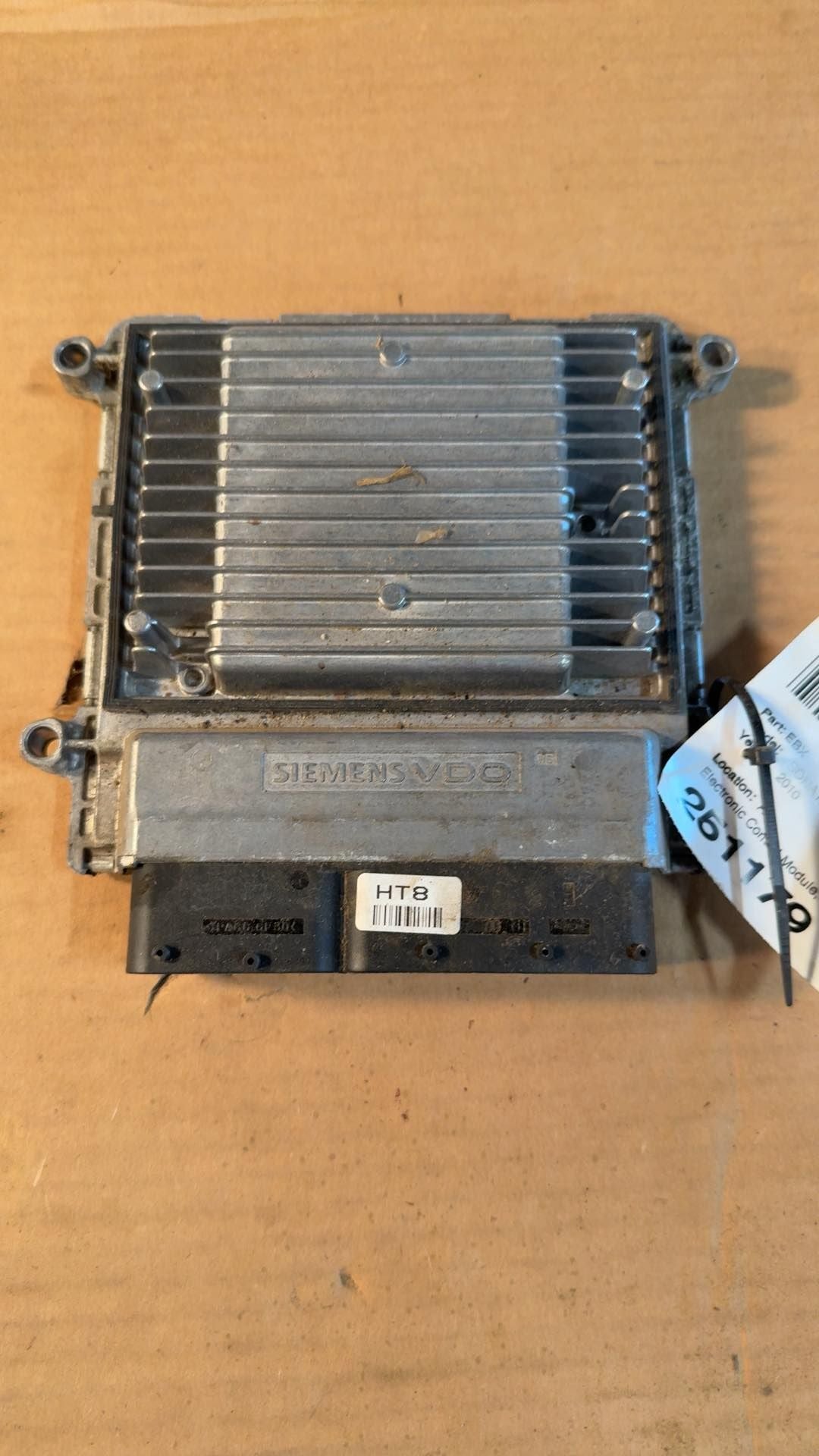 Engine Control Module (ECM/PCM) from a 2010 Hyundai Sonata, photo 1