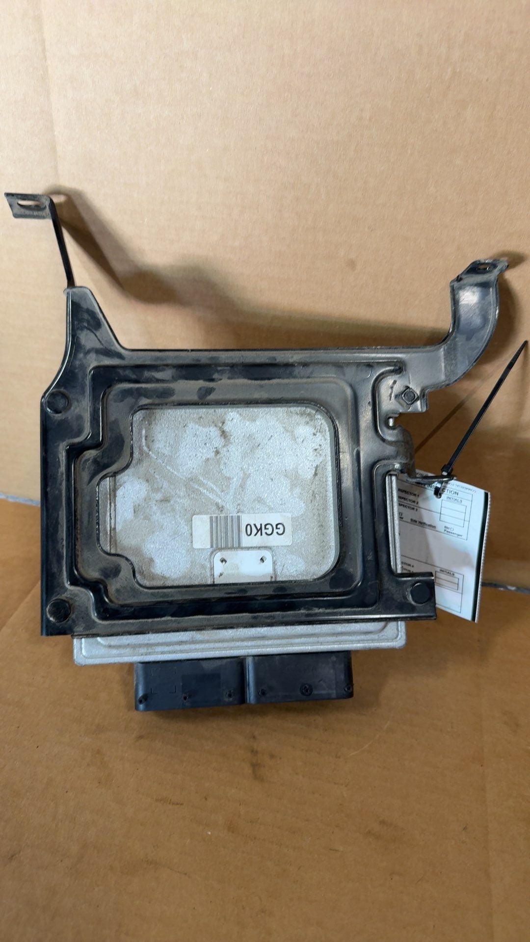 Engine Control Module (ECM/PCM) from a 2015 Hyundai Sonata, photo 1