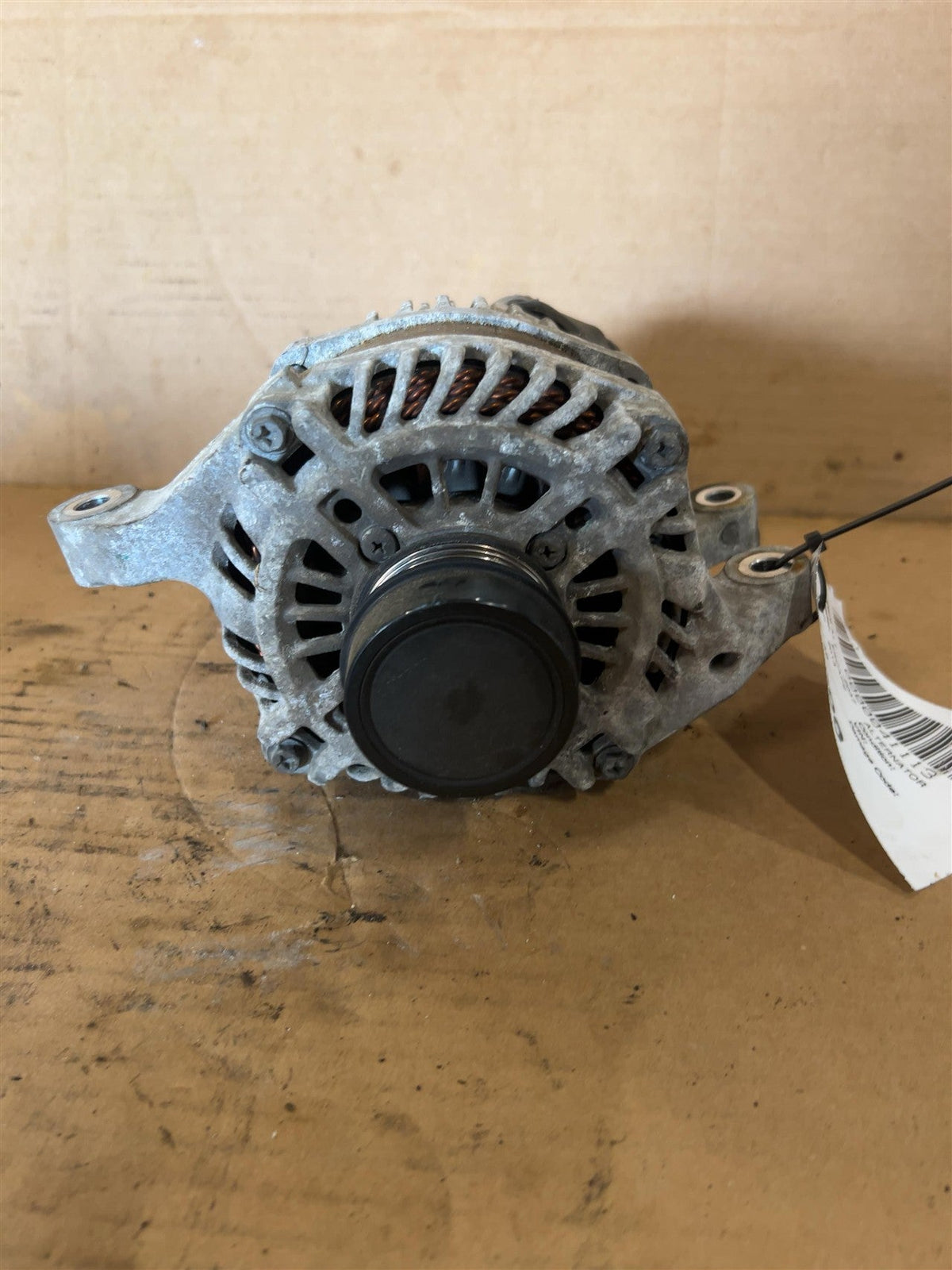 Alternator from a 2013 Ford Escape, photo 2