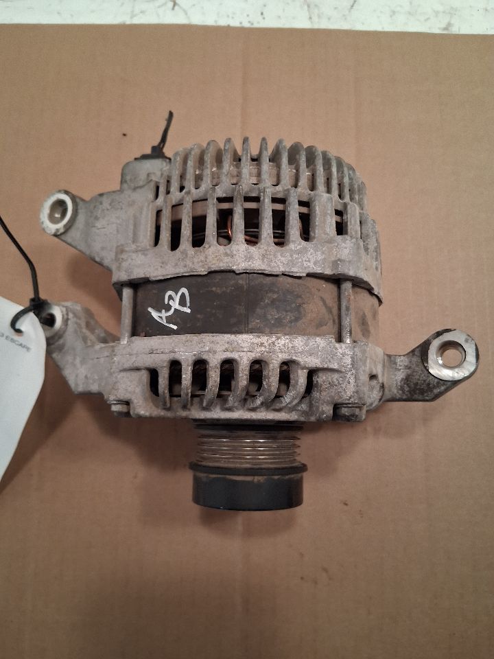Alternator from a 2013 Ford Escape, photo 3