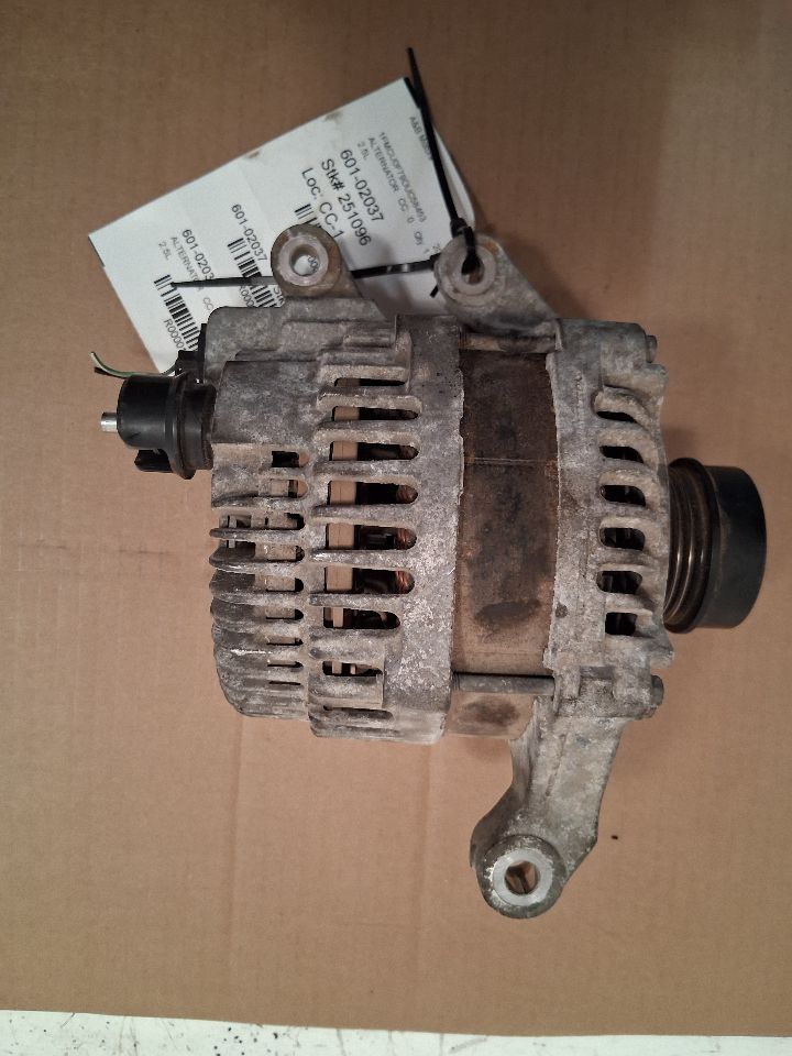 Alternator from a 2013 Ford Escape, photo 5