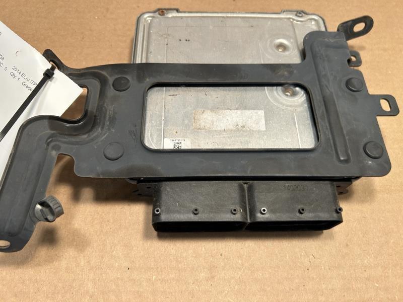 Engine Control Module (ECM/PCM) from a 2014 Hyundai Elantra, photo 2