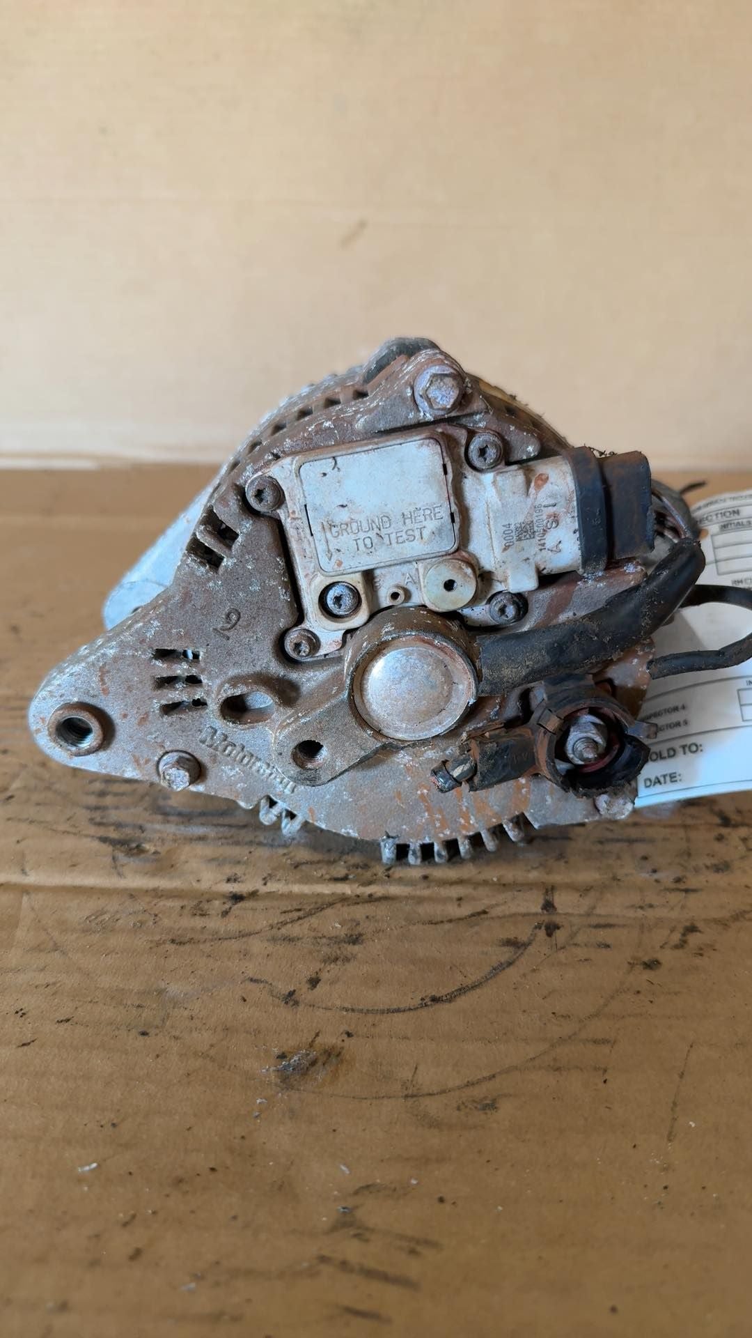 Alternator from a 2002 Ford Escort, photo 3
