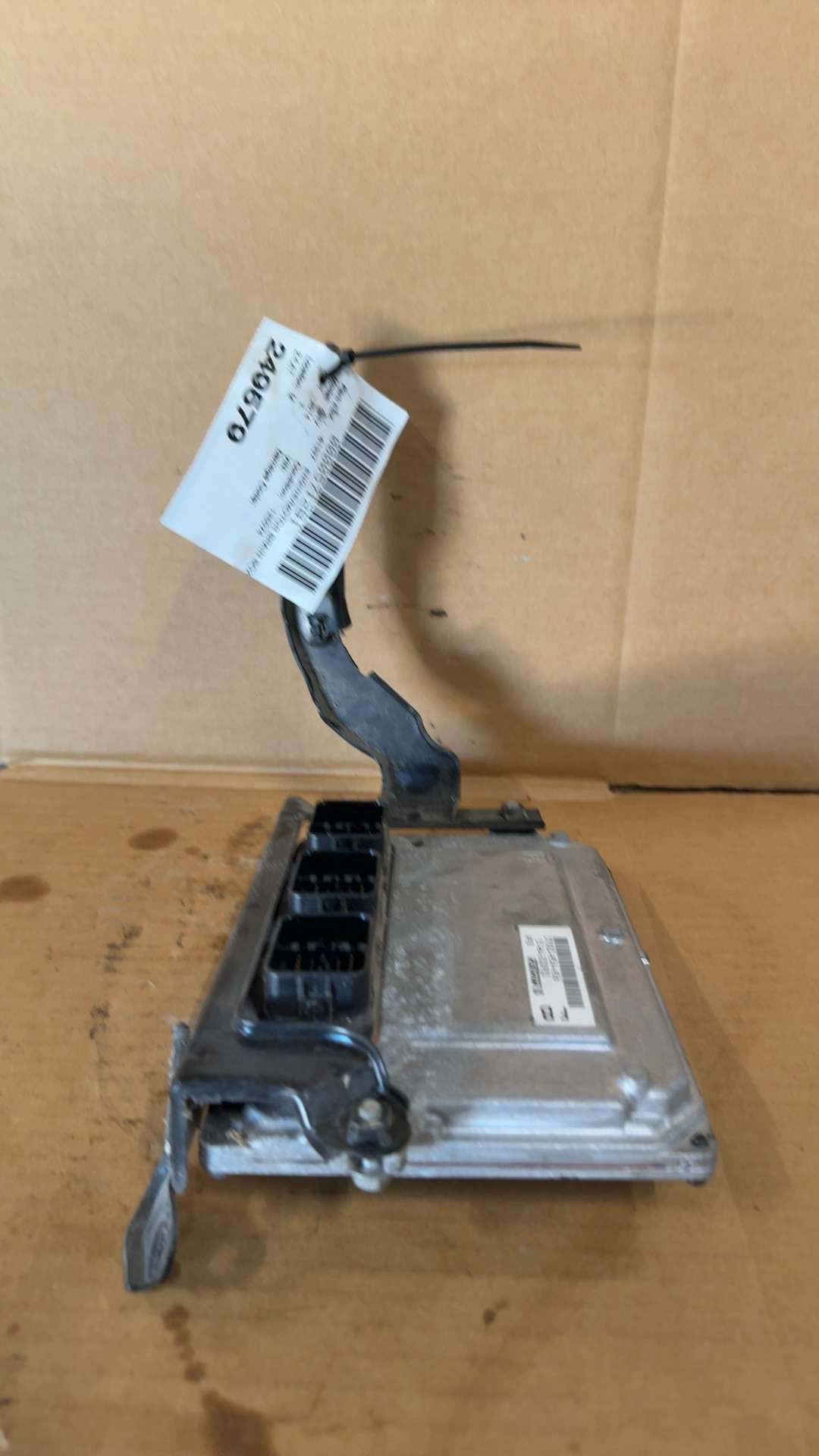 Engine Control Module (ECM/PCM) from a 2014 Honda CR-V, photo 3