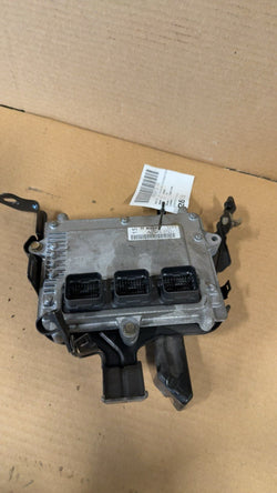 Engine Control Module (ECM/PCM) from a 2005 Honda Odyssey, photo 1