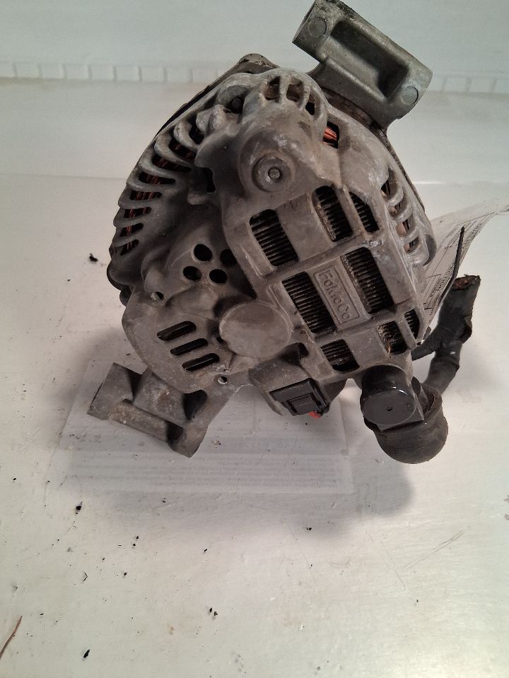 Alternator from a 2010 Ford Explorer, photo 4