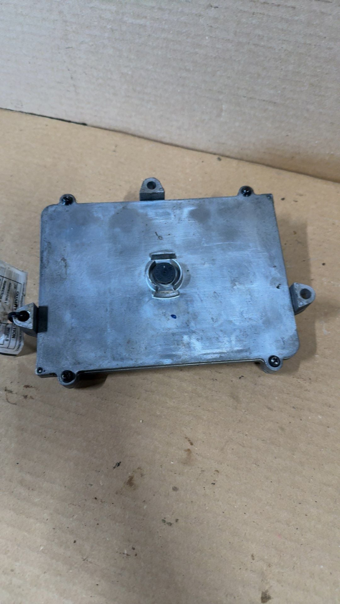 Engine Control Module (ECM/PCM) from a 2005 Honda Pilot, photo 2